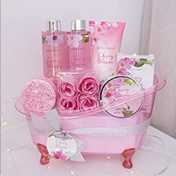 Bath&Earth 8 piece gift basket - Picture 6 of 7